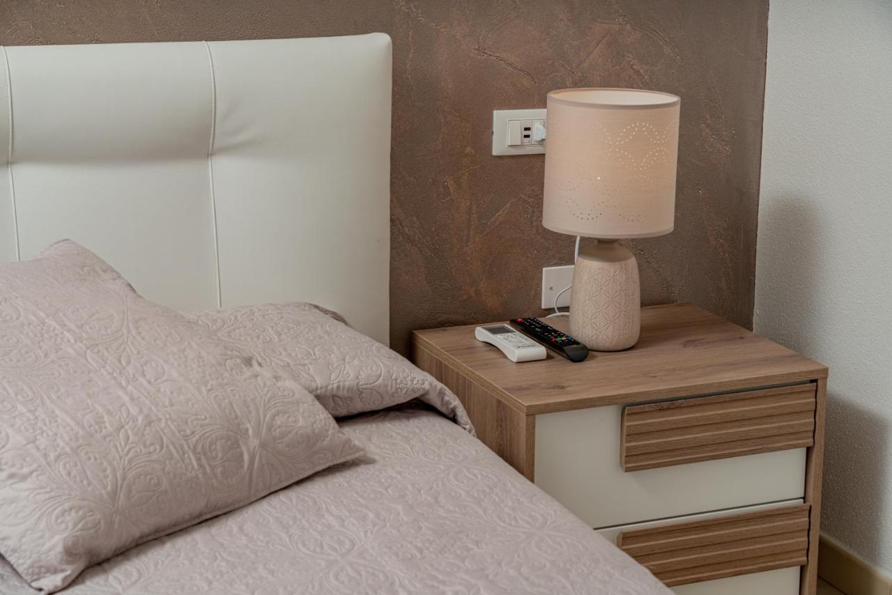 Rooms Tavolara 산테오도로 외부 사진